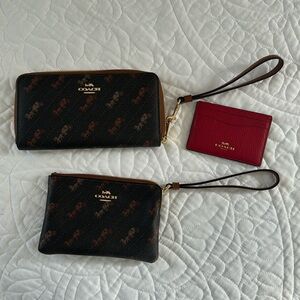 Coach Wallet set. Never used, perfect condition.